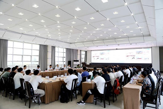集團公司領(lǐng)導與新入職高校畢業(yè)生共話成長